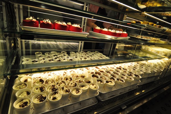 Magnolia Bakery Opening